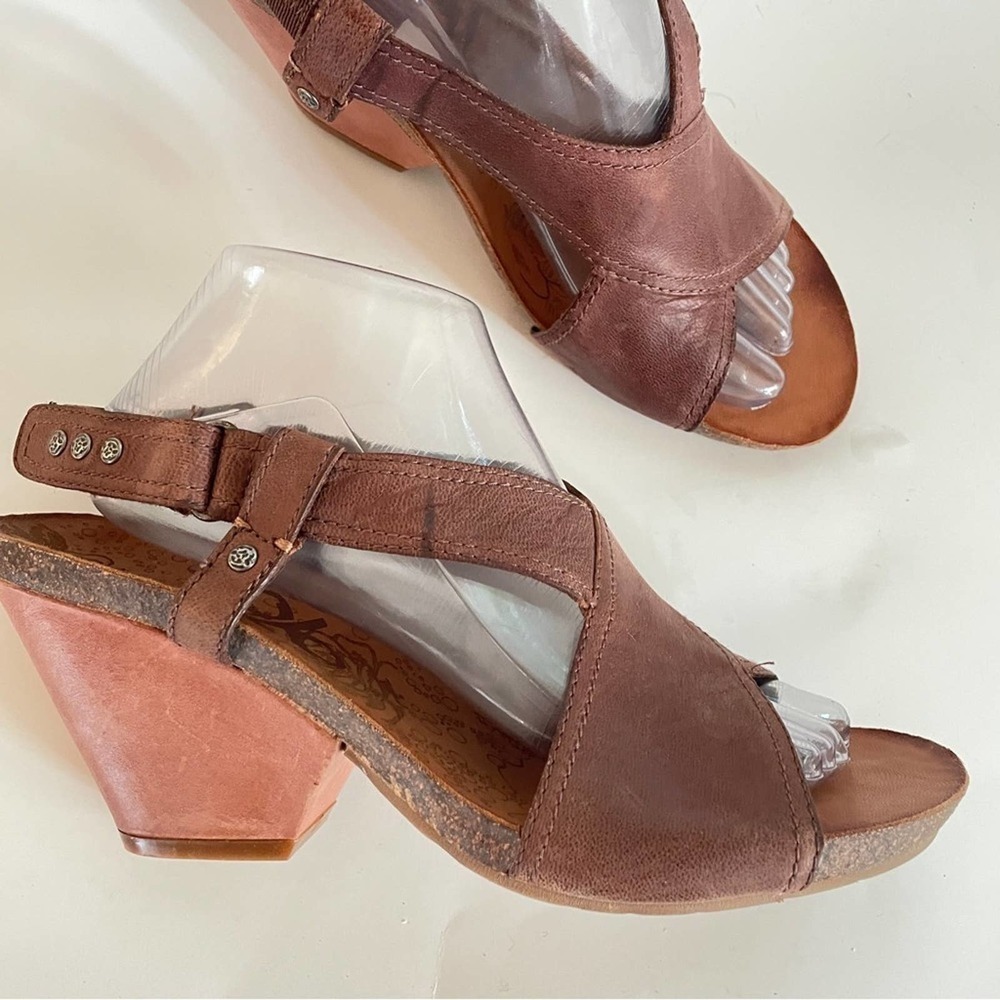 OTBT NWOT Brown Leather El Paso Comfort Sandals Criss-Cross Adjustable Strap 9